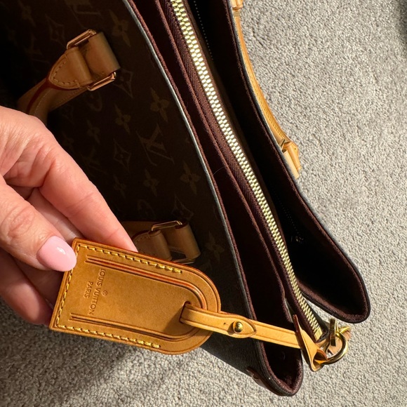 Louis Vuitton Handbag - Picture 3 of 7